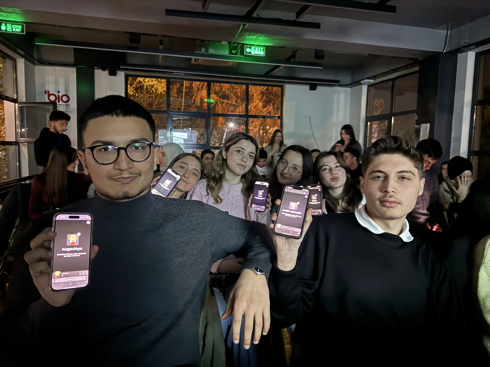 Quiz Night etkinliğinde katılımcılar