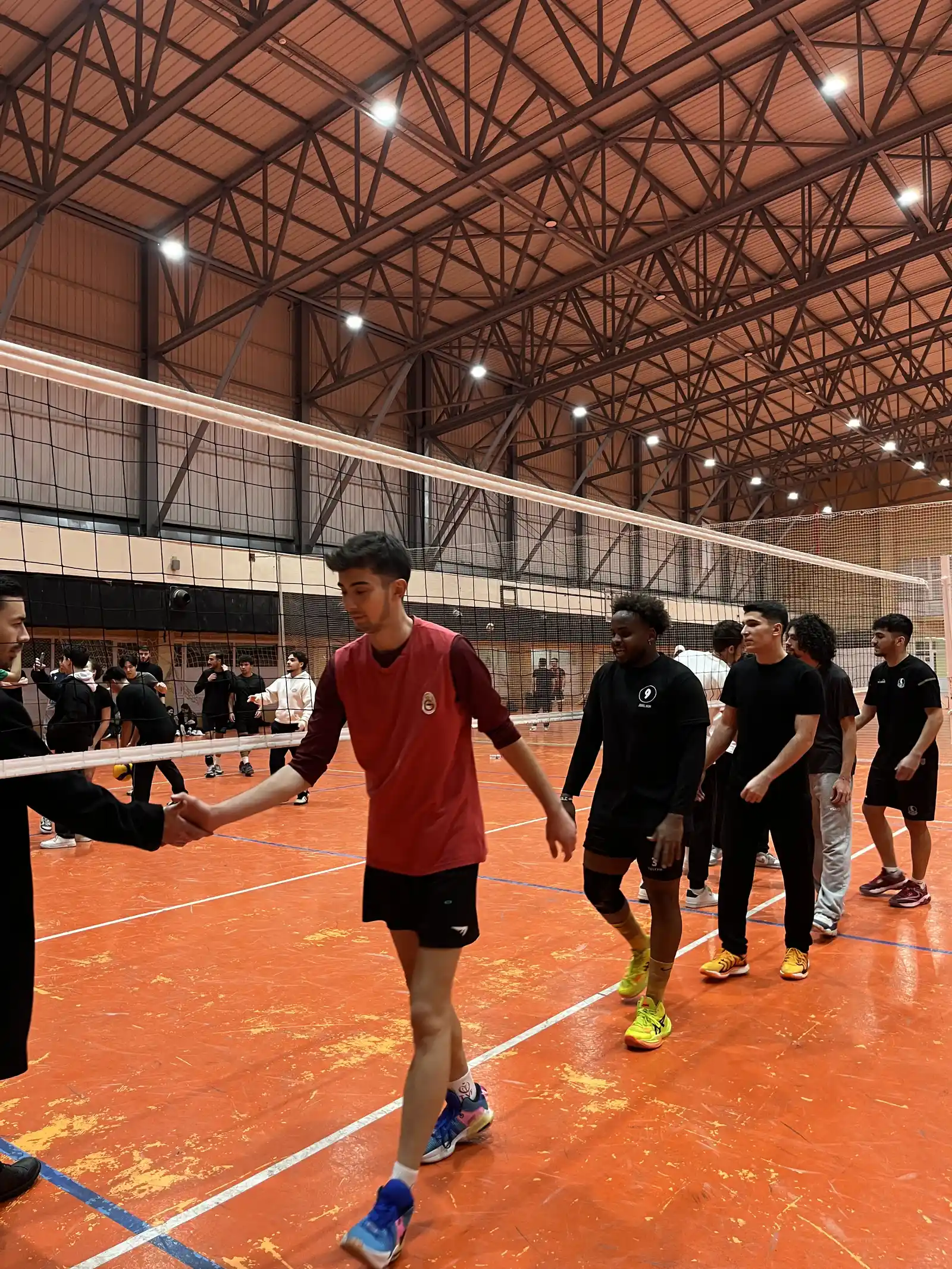 Voleybol turnuvasında bir maç anı