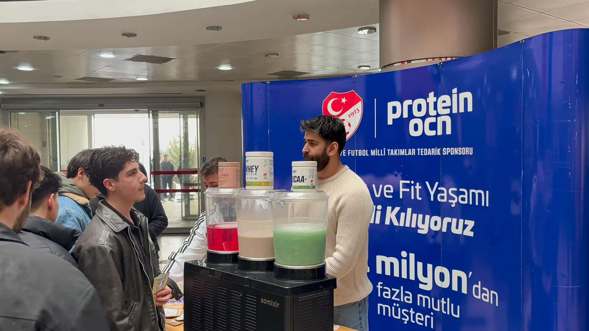 Spor Zirvesi fuaye alanı